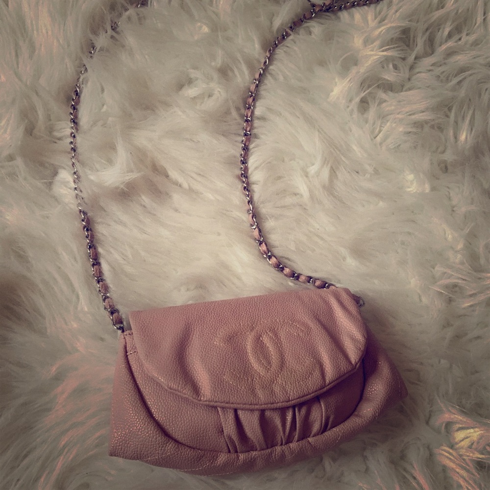 Chain strap crossbody pink purse Chanel